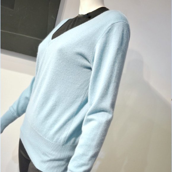 Vintage 10's Autumn Cashmere Aqua V Neck Sweater - Picture 3 of 9